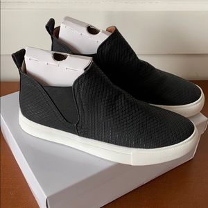 Women’s Report Axel sneaker size 8